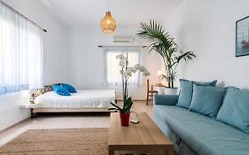 Aquanis Milos Apartments